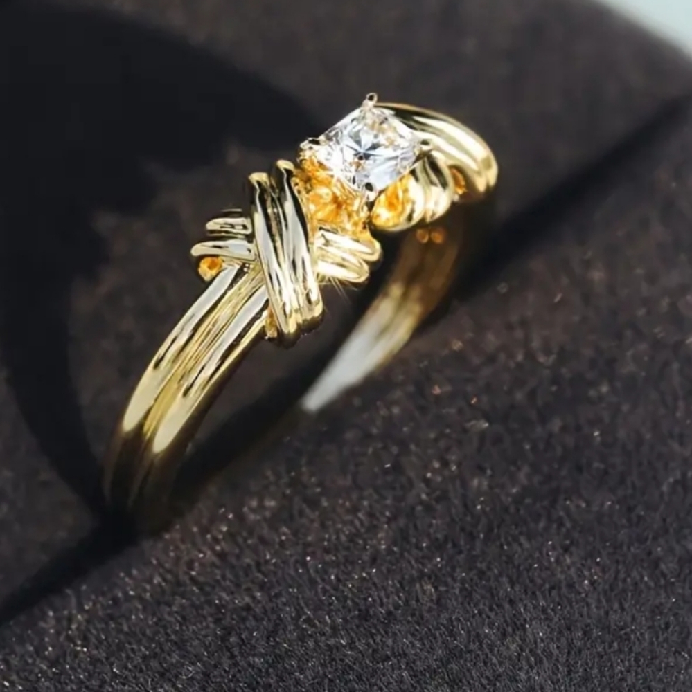14k Gold Plated Intertwined Ring with CZ Center Stone. - Picture 6 of 8